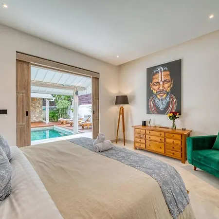 Beautiful Villa Yang Tao In The Heart Of Seminyak With Private Staff Exterior photo